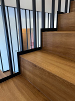  Bukoma schody z vinylu Parador Hluk